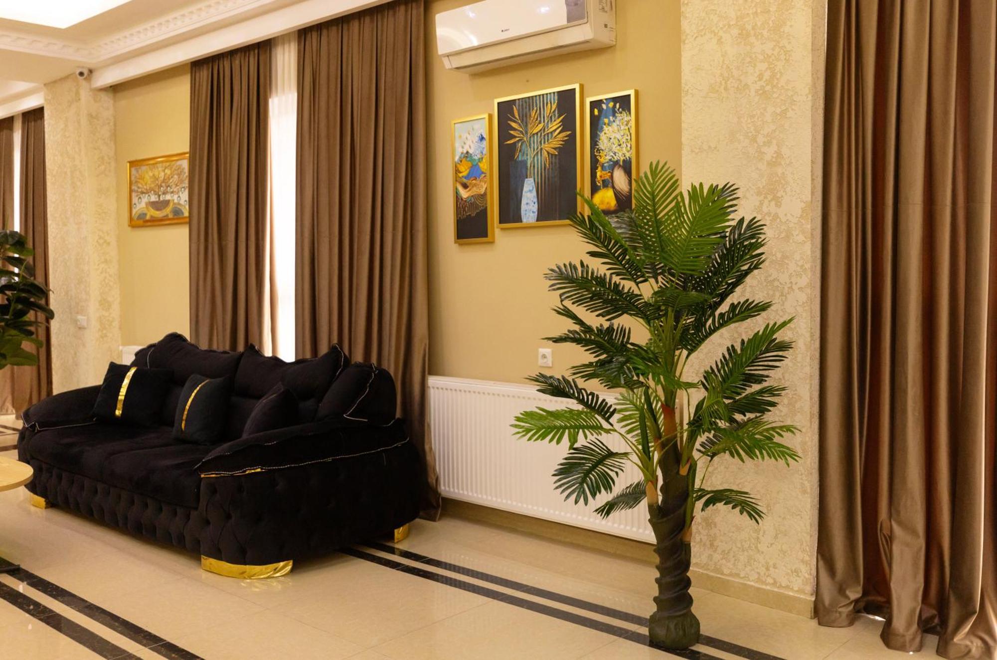 Hotel Grand Palace Тбилиси Экстерьер фото