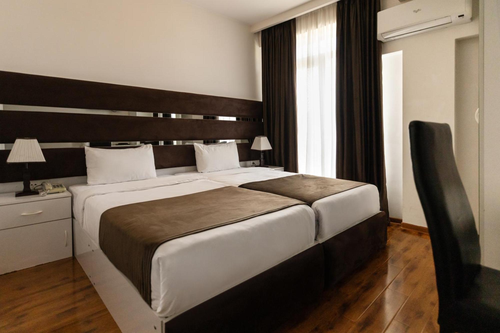 Hotel Grand Palace Тбилиси Номер фото